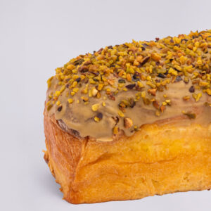 Detalle del PanBauletto de pistacho De Vivo 400 g con cobertura de crema y pistacho troceado