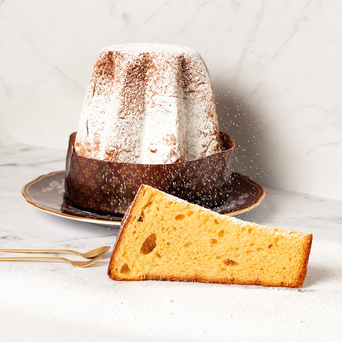 Pandoro Tradicional De Vivo · 1 kg · Corte Interior Pandoro Tradicional De Vivo 1 kg cortado con miga esponjosa y azúcar glas