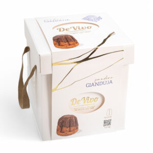 Pandoro de Gianduja Pasticceria De Vivo 1,2kg en su caja premium blanca, con asas y diseño elegante, fotografía profesional en fondo blanco.