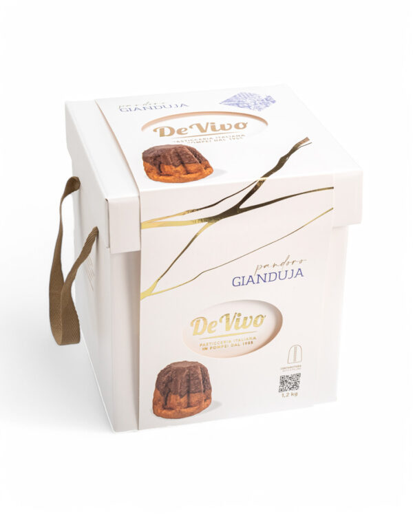 Pandoro de Gianduja Pasticceria De Vivo 1,2kg en su caja premium blanca, con asas y diseño elegante, fotografía profesional en fondo blanco.