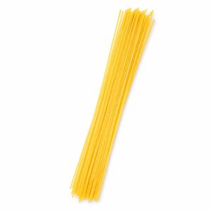 Pasta Spaghetti sin Gluten Maidea sin envase sobre fondo blanco