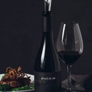 vino el vol de nit u mes u penedès garnacha syrah ecológico maridaje carne