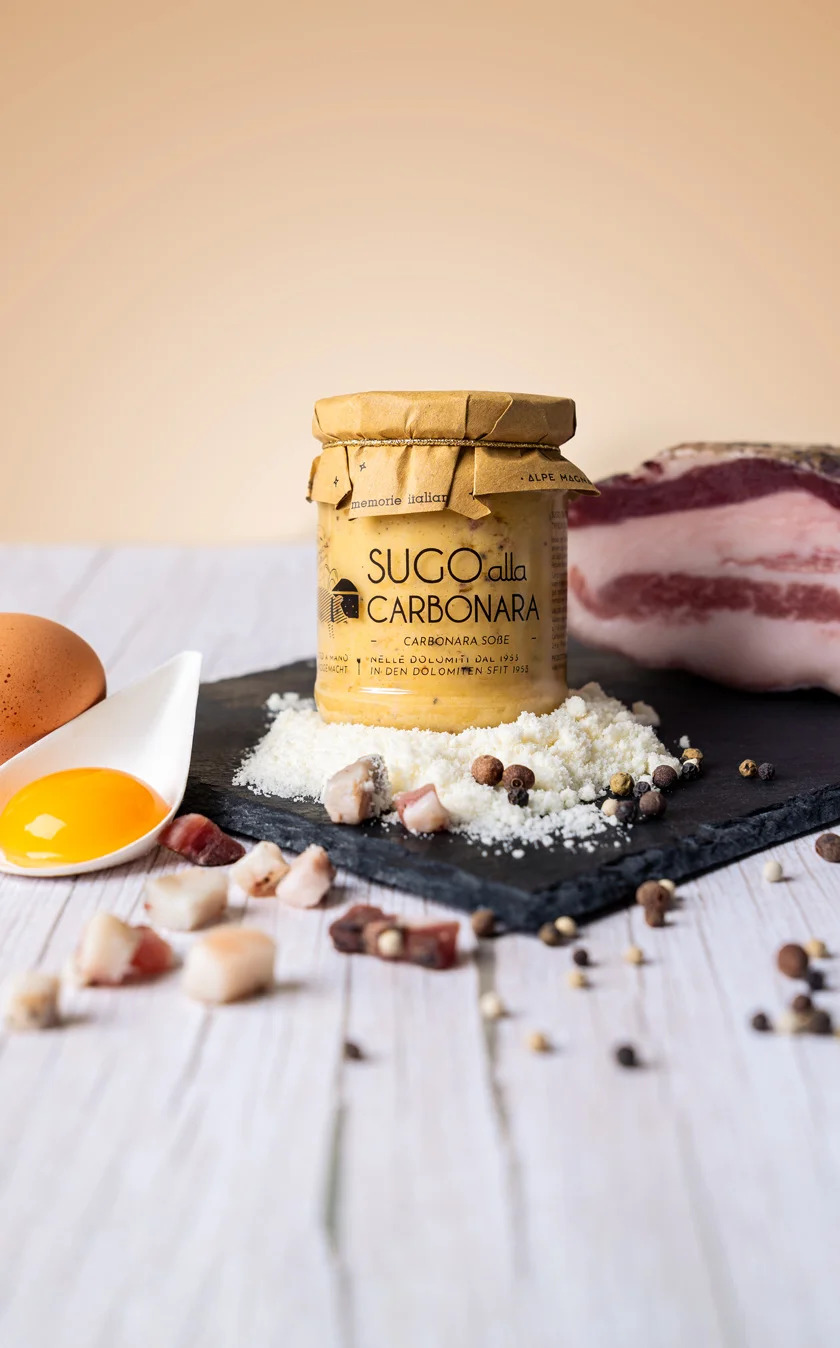 Sugo alla Carbonara tradicional Alpe Magna Sugo alla carbonara Alpe Magna, salsa carbonara italiana artesanal con huevo, queso curado y panceta, elaborada en las Dolomitas.