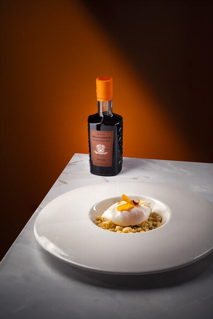 Vinagre Balsámico de Módena IGP Bronze Malpighi en cocina gourmet vinagre balsamico de modena igp bronze malpighi huevo poché cocina gourmet