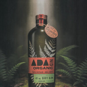 Organic Gin Dry ADA 70 cl en entorno natural, ginebra orgánica London Dry artesanal