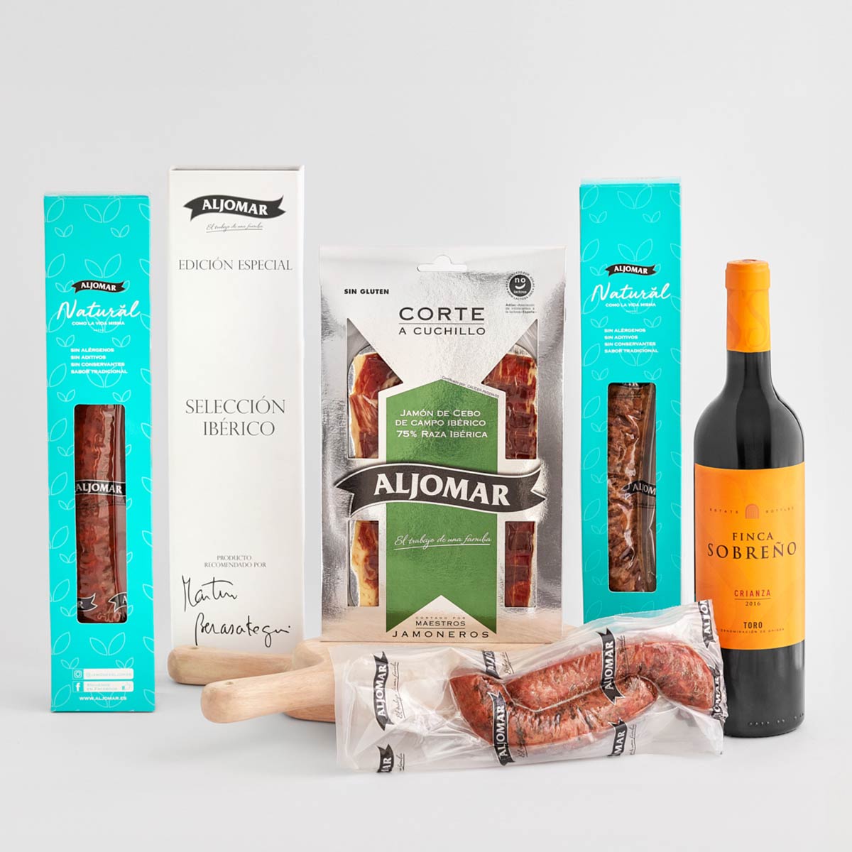 Cesta Ibéricos Selectos de Salamanca Gourmet Cesta ibéricos selectos de Salamanca con jamón, embutidos Aljomar y vino crianza