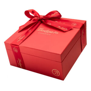 Estuche regalo Bodrato con pralinas de pistacho, cereza y crema de pistacho, presentación premium