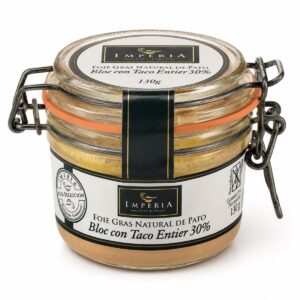 Foie Gras Natural de Pato Imperia Bloc con Taco Entier 30% 130 g en tarro de cristal sobre fondo blanco