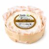 Queso Saint-Félicien Étoile du Vercors 200 g en cesta de madera sobre fondo blanco