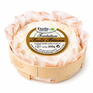 Queso Saint-Félicien Étoile du Vercors 200 g en cesta de madera sobre fondo blanco