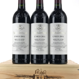Caja de madera con 3 botellas Vega Sicilia Único 2014 vino tinto Ribera del Duero 75 cl
