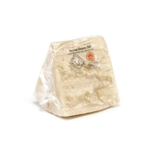 Queso de oveja Pecorino Romano DOP AGÁPICO 250 g en cuña, curado y de sabor intenso