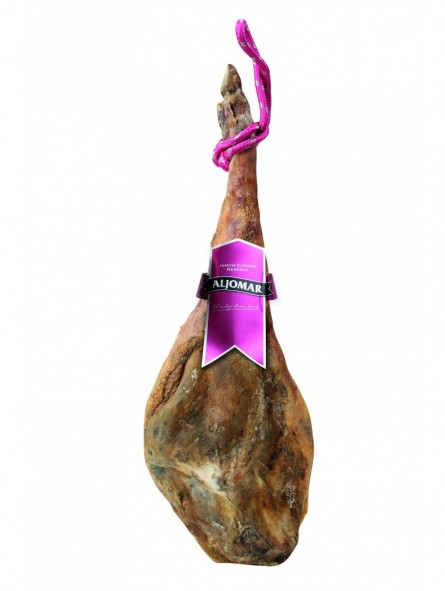 Jamón Curado Reserva Aljomar – Pieza Entera Jamón curado reserva Aljomar pieza entera sobre fondo blanco