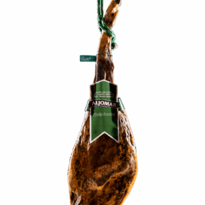Jamón de cebo de campo 50% ibérico Aljomar pieza entera sobre fondo blanco