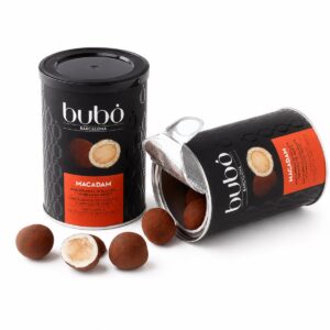 Nueces de Macadamia con Chocolate Blanco BUBÓ Barcelona 190 g en lata negra abierta