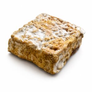Queso de Oveja Santa Maria Formatge Bauma en pieza rectangular sobre fondo blanco