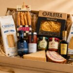 cesta regalo gourmet italiana premium con pasta aceite trufa y productos artesanales