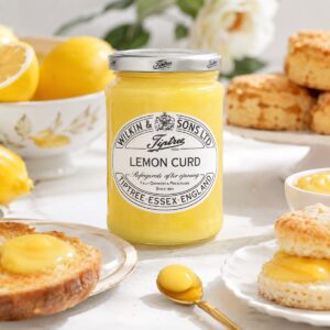 Crema de limón Lemon Curd Tiptree con scones, tostadas y limones frescos