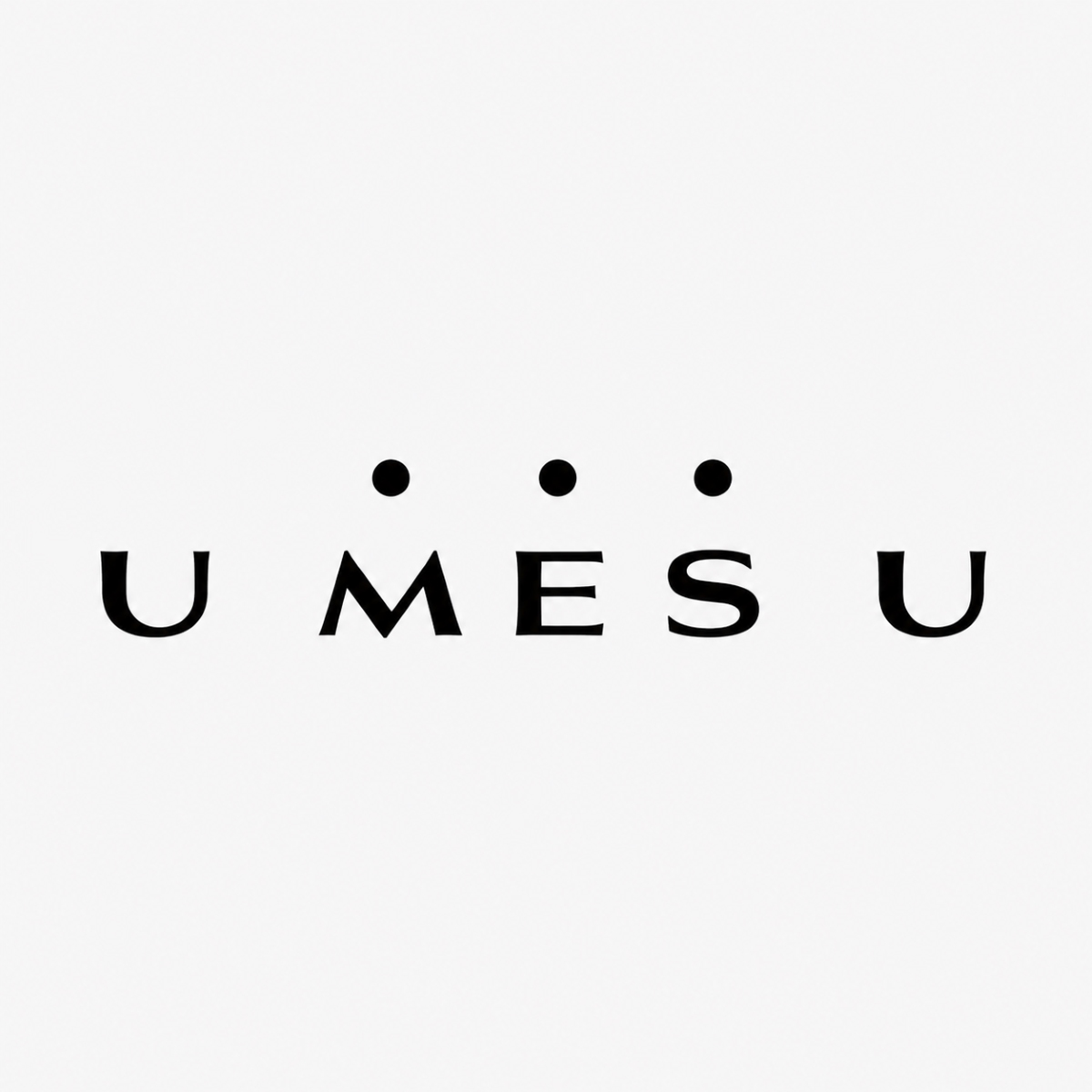 Logotipo U MES U en negro sobre fondo blanco