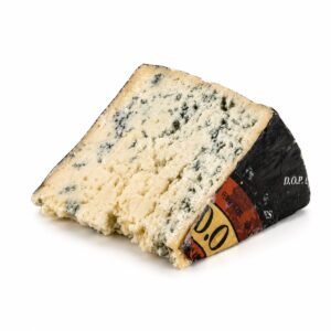 Queso Cabrales DOP El Colladín en cuña con vetas azules y envoltorio negro sobre fondo blanco