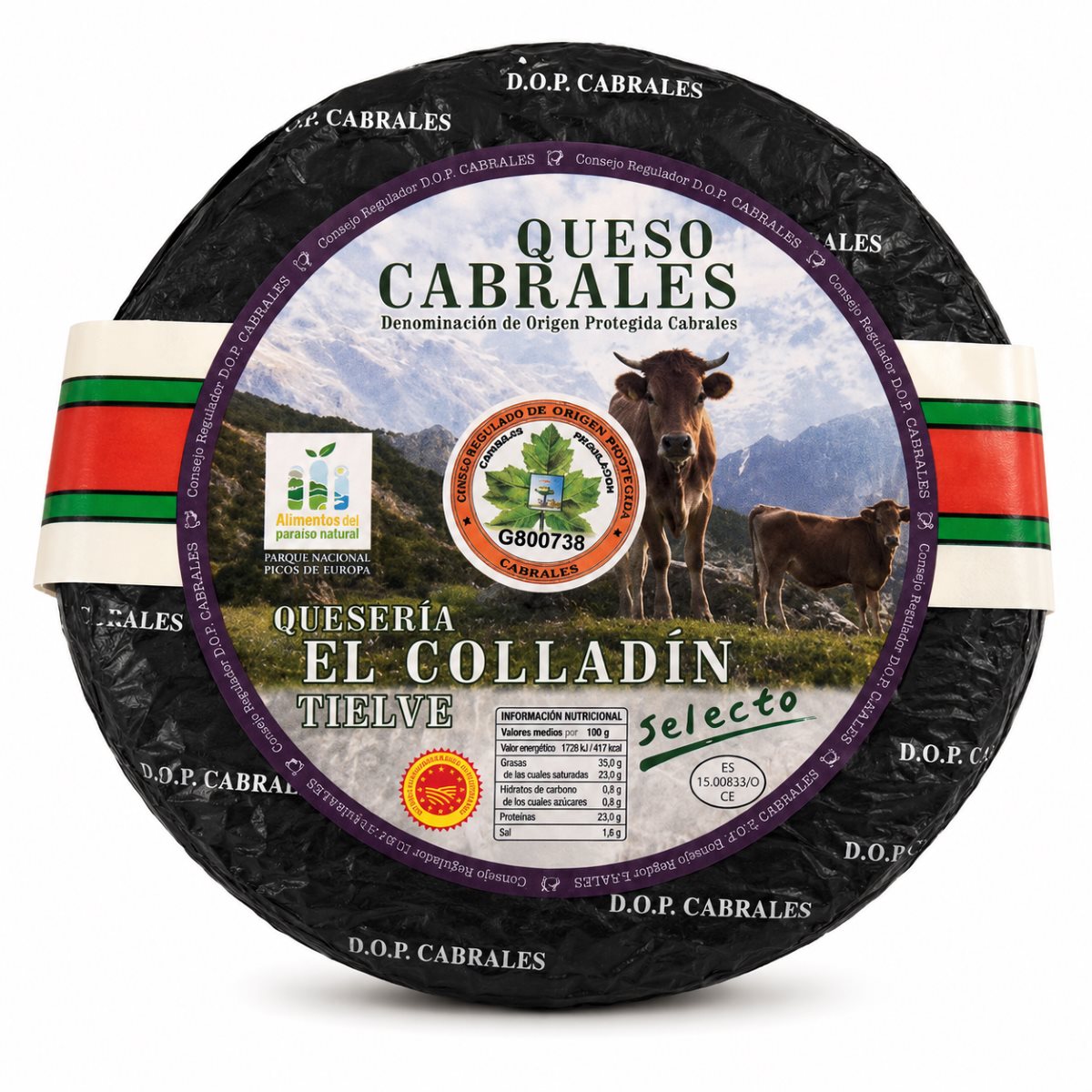 Queso Cabrales DOP El Colladín Queso Cabrales DOP El Colladín selecto en pieza entera con etiqueta original sobre fondo blanco