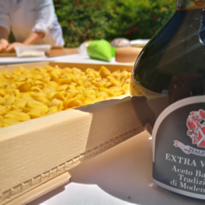 vinagre balsamico tradicional de modena dop extra vecchio malpighi con pasta fresca