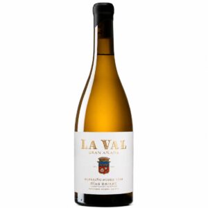 Vino Albariño La Val Gran Añada 2019 Rías Baixas en botella sobre fondo blanco