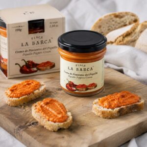 Crema de pimientos del piquillo Finca La Barca servida sobre pan