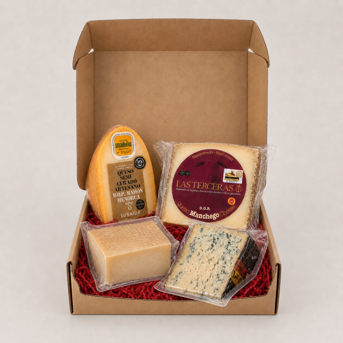 Selección Gourmet de Quesos Españoles · 4 Productos · Caja Regalo Selección Gourmet de Quesos Españoles 4 productos en caja regalo con Mahón, Manchego, queso curado y queso azul