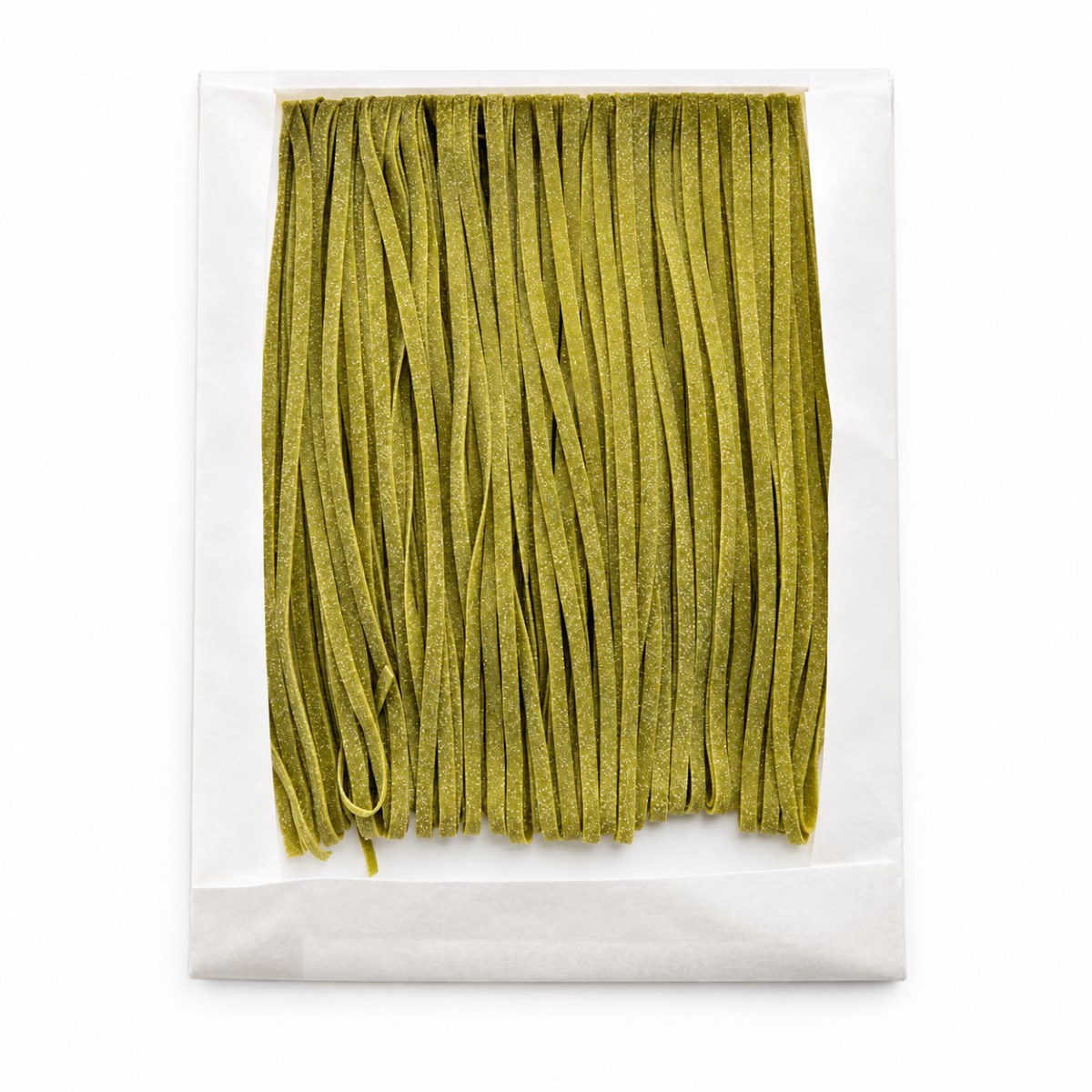 Fettuccine di Campofilone con Espinacas Deci’Ova · 250 g · Detalle de la Pasta Fettuccine di Campofilone con Espinacas Deci’Ova 250 g con detalle de la pasta verde